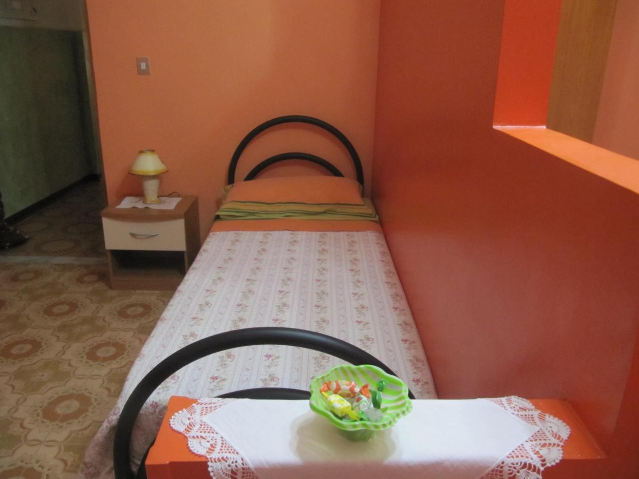 Montagne Rocciose Bed & Breakfast Frascineto Exterior photo