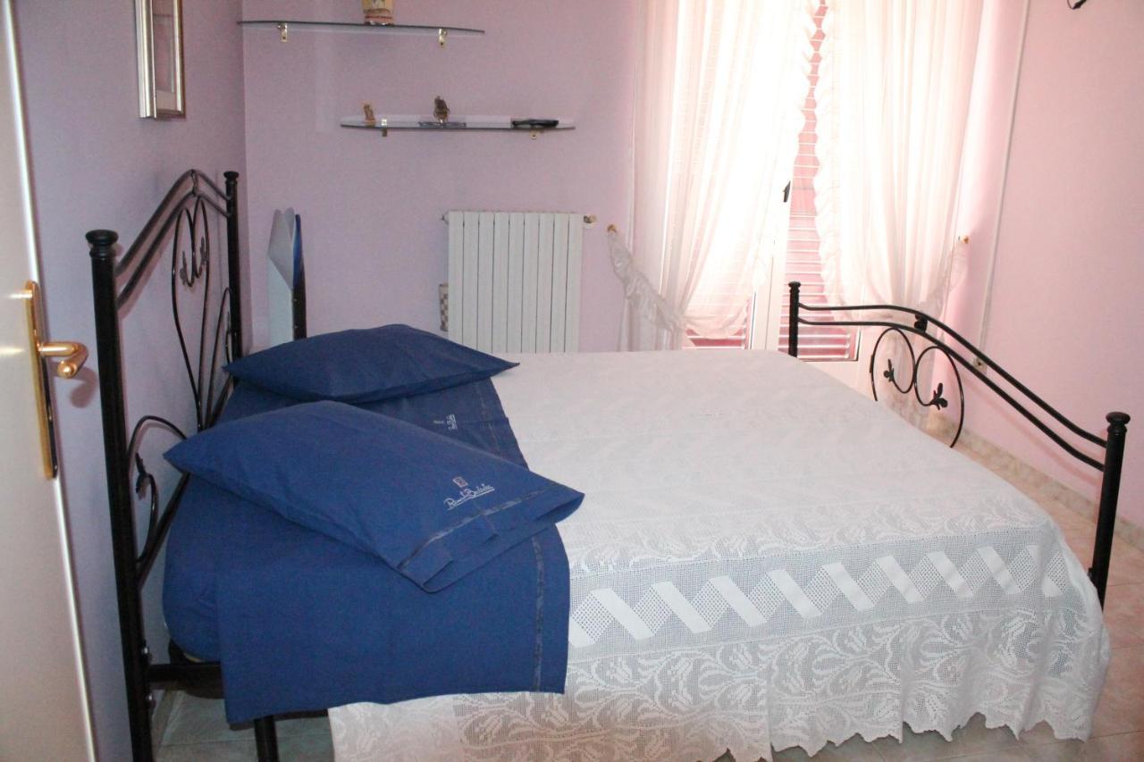 Montagne Rocciose Bed & Breakfast Frascineto Exterior photo